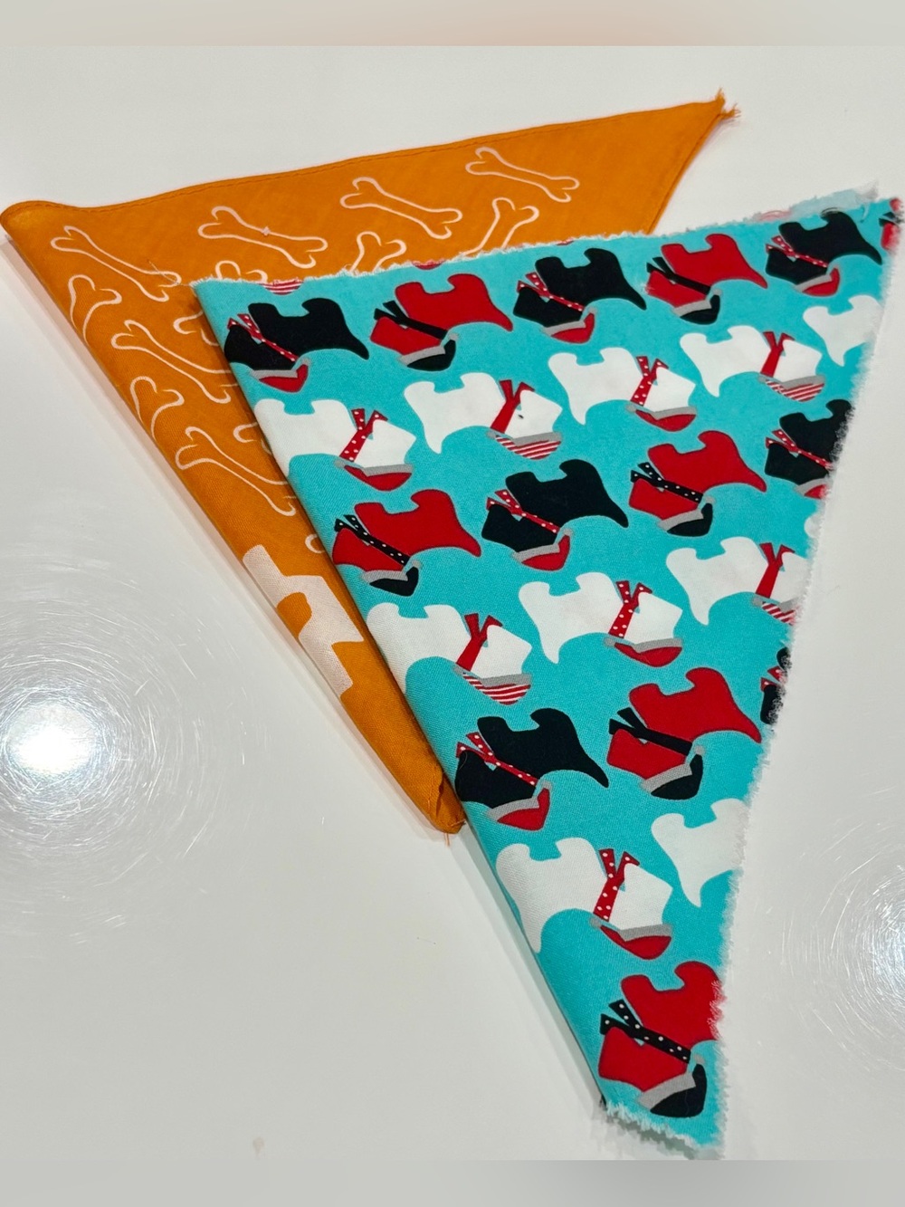 Set of Two Small Pet Bandanas in Different Colors and Patterns